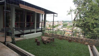  yang selalu ramai dikunjungi baik turis domestik maupun mancanegara 10 Hotel Murah di Bandung Di Bawah 400 Ribu