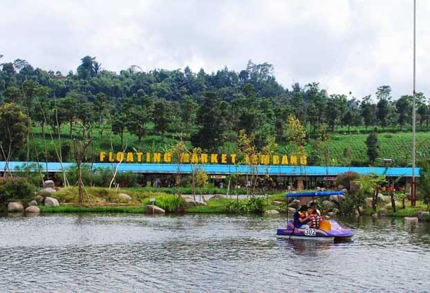  Tempat wisata yang ada di Bandung ini sanggup anda jadikan tumpuan berlibur anda selanjut Floating Market Lembang, Wisata Belanja Yang Unik