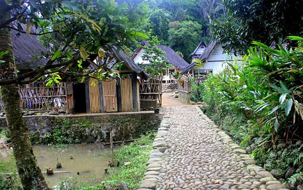  Sang Mutiara dari Priangan Timur itulah sebutan untuk kota Tasikmalaya yang eksotis ini Mari Ke Kampung Naga Tasikmalaya Wisata Edukasi Budaya dengan Pemandangan Yang Indah