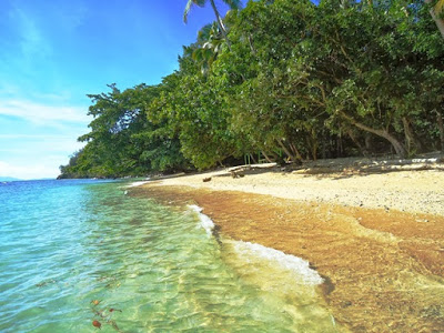  Pantai Tercantik Sepanjang Pulau Papua  5 Pantai Tercantik Sepanjang Pulau Papua 
