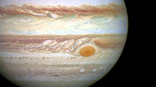 jalan dan bisa berdiri di permukaan berbatunya Bagaimana Rasanya Jika Kita Berdiri di Permukaan Planet Jupiter?